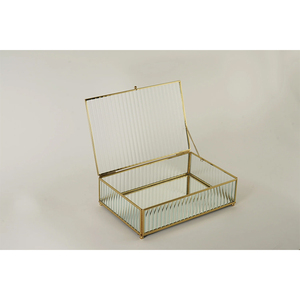 Caja de Almacenamiento de Vidrio Dorado Acanalado, Fabricada en Latón, de Alta Demanda, para Guardar Joyas y Accesorios - Diseño Elegante para Decoración del Hogar - Product Image 1