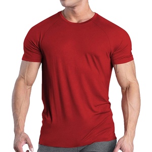 Camiseta de Manga Corta para Hombre, Color Rojo Sólido, Secado Rápido, Corte Regular, Cuello Redondo, Estilo Casual, Tejido de Punto, Ropa Deportiva, 100% Algodón, Logotipo Frontal - Product Image 1