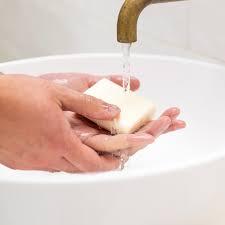 Savon de noix de coco artisanal du Vietnam, barre nettoyante naturelle à base de plantes pour des soins personnels durables - Product Image 3
