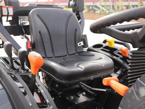 Mini Tractor VHM VT30 4WD de 26 HP con Motor Mitsubishi, Transmisión por Engranajes, Rodamientos para Países Europeos, Emisión Euro V, Certificado por la UE - Product Image 2