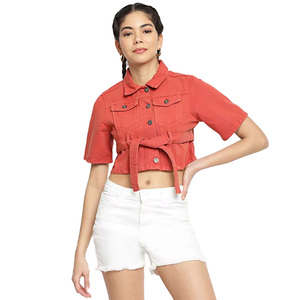 Chaqueta Vaquera Roja Corta para Mujer, Cierre de un Botón, Manga Regular, Cuello Camisero, Estilo Utilitario para Otoño e Invierno, 100% Algodón - Product Image 1