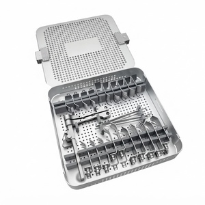 Juego de Instrumentos Distractores Cervicales Espinales Manuales Premium con Cuchillas Retractoras y Bandeja de Esterilización para Uso en Quirófano - Product Image 2