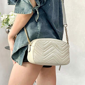 Bolso de hombro de moda para mujer, de PU, tipo cubo, suave, de gran capacidad, con detalle de borlas, bolso cruzado con cadena. - Product Image 1