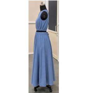 Ensemble jupe et haut pour femme de qualité export, tenue tendance deux pièces assortie pour les soirées en station balnéaire et le quotidien, disponible en gros. - Product Image 4