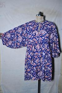 Robe courte en coton à col rond, manches mi-bouffantes, coupe ample, motif floral imprimé à la main, détails brodés, tenue quotidienne pour femmes - Product Image 5