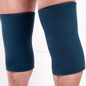 Las mangas elásticas se ajustan de forma segura alrededor de la rodilla sin deslizarse, lo que ofrece comodidad y movilidad duraderas. - Product Image 5