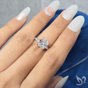 Anillo de compromiso de oro blanco de 10K con diamante de laboratorio de corte cojín de 3 quilates, banda pavé y certificado IGI - Product Image 5
