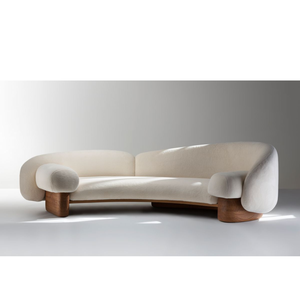 โซฟาห้องนั่งเล่นทรงออร์แกนิกพร้อมพนักพิงโค้งมน นุ่มสบาย และฐานไม้ธรรมชาติเพื่อความสะดวกสบายในบ้านสมัยใหม่ - Product Image 1