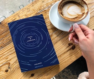 ความชัดเจนและความเชื่อมโยง โดย ยุง ปูเอโบล -หนังสือปกอ่อนนิยายสำหรับผู้ใหญ่ที่ขายดีที่สุด - Product Image 2