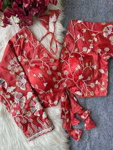 Blouse en soie prête à porter, entièrement brodée, avec de magnifiques motifs fantaisie et des perles, de style créateur. - Product Image 4