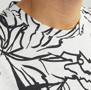 Camiseta Sublimada Transpirable con Estampado Premium, Diseño Gráfico Mixto para Ropa Casual de Lujo y Moda Minorista - Product Image 3