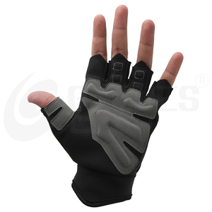 Gants de musculation respirants en polyester à demi-doigts avec protection complète de la paume, antidérapants, avec sangle de poignet réglable, pour usage unisexe - Product Image 4