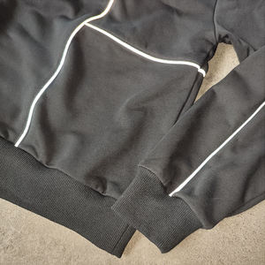 Conjunto Deportivo Reflectante de Sudadera con Capucha y Pantalones Deportivos, Trajes Deportivos Holgados Personalizados de Algodón de Alta Calidad para Hombre - Product Image 4