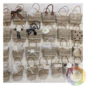 Mini sac en jonc de mer 18x12cm, sac à main compact tressé, petite pochette en paille, accessoire décontracté d'été pour usage quotidien, voyage et shopping - Product Image 1