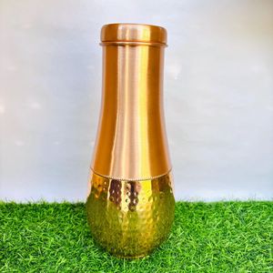 Bouteille en cuivre optimisée pour une entretien facile et une utilisation durable, offrant une efficacité d'hydratation à long terme. - Product Image 1