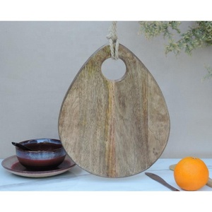 Planche à découper en bois professionnelle style boucher avec rainure pour les jus, disponible pour l'exportation - Product Image 3