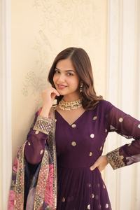 Nuevo Traje Anarkali de Georgette Sintética Pesada con Lentejuelas Zari y Duppata Larga para Bodas y Fiestas, Hecho de Georgette Sintética, Moda Fatema - Product Image 4