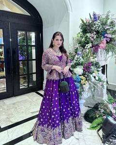 Conjunto de Vestido Anarkali Tradicional Bordado para Mujer, con Lentejuelas, Kurta con Peplum y Falda Larga hasta el Tobillo, para Bodas y Fiestas - Product Image 3