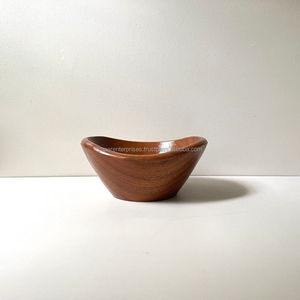 Elegante tazón de madera hecho a mano para mesa de comedor, para servir ensaladas y frutas, artesanía sostenible. - Product Image 3