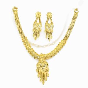 Ensemble Collier et Boucles d'Oreilles pour Femme en Laiton Plaqué Or Micro 14K 18K 24K, Motif Floral Tendance, Chaîne Maille Forçat, Idéal Mariage et Fête, Vente en Gros - Product Image 3