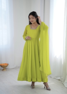 Vestido Anarkali Imperial de Georgette Sintética con Corte Kali y Borde de Encaje Circular de Cinco Metros con Cola Drapeada y Corte Entallado para Mujer - Alta Costura - Product Image 4