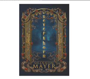 Neverthorn: Una Academia Oscura de Fantasía Urbana (De Hábitos y Maldiciones) de Shannon Mayer, Edición en Rústica (Suministro al por Mayor) - Product Image 3