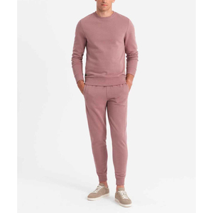 Ensemble de survêtement pour homme de style moderne avec tissu lisse pour un style de vie décontracté et actif - Product Image 5