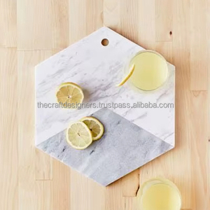 Planche à découper en marbre épais pour les tâches de cuisine lourdes, conçue pour les chefs qui ont besoin de surfaces solides et fiables - Product Image 1