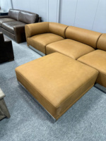 Canapé en bois 3 places avec ottoman, design à accoudoirs carrés, salon moderne, sièges confortables, revêtement en cuir véritable élégant