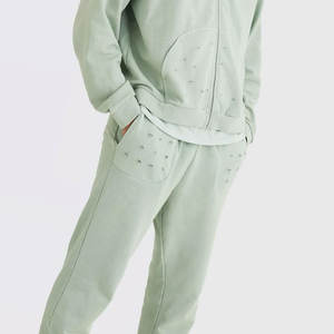 Conjunto de Sudadera con Capucha y Pantalones Deportivos Clásicos Personalizables con Logotipo, Estilo Urbano, Suaves, con Interior Cepillado - Product Image 3