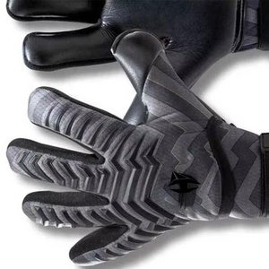 Gants de gardien de but de football en Breathaprene noir, design personnalisé, très demandés, avec caoutchouc latex allemand de 4 mm, sangle élastique injectée, paume plate - Product Image 5