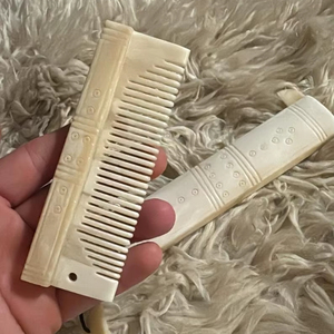 Peigne à barbe viking artisanal de qualité supérieure, petit peigne à barbe naturel à prix avantageux - Product Image 1