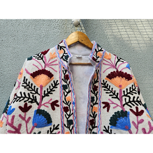 Chaqueta corta de algodón TNT Suzani para mujer, ropa exterior étnica bordada, regalo para ella, chaqueta de algodón TNT Suzani para mujer, regalo. - Product Image 4
