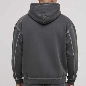 เสื้อฮู้ดดี้ผู้ชายราคาส่ง ดีไซน์ใหม่สไตล์วินเทจ ทรงโอเวอร์ไซส์ ปักลายและพิมพ์โลโก้ พร้อมตะเข็บตัดสี - Product Image 2