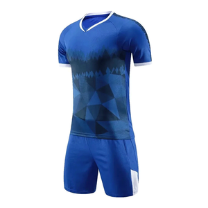 Ensemble d'uniformes de football d'entraînement avec short de compression et maillot de football de performance - Product Image 1