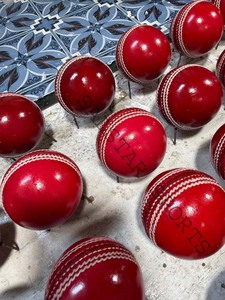 Pelota de Cricket de Primera Calidad, Cosida a Mano, Selección de Cuero de Primera Categoría, de Dos Piezas, para Entrenamiento Juvenil, Color Rojo, con Diseño de Logotipo Personalizable - Product Image 6