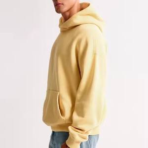 Sweat-shirt à capuche unisexe jaune, coupe ample, style décontracté, vêtement d'automne, design avec poche, tissu en molleton français tricoté - Product Image 5
