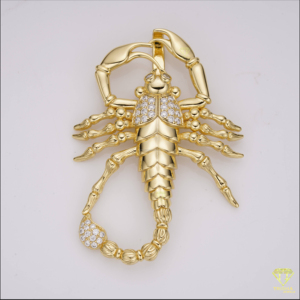 Pendentif Scorpion Hip Hop Exclusif avec Sertissage de Diamants de Laboratoire Entièrement Incrustés et Finition Argentée - Product Image 2