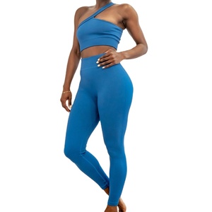 Vêtements de sport féminins grande taille en marque propre, ensemble de 2 pièces respirant et écologique, vêtements de fitness sans couture, ensemble de yoga et de gym pour femmes - Product Image 1