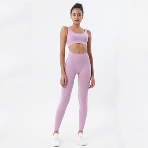 Conjunto Deportivo de 2 Piezas para Mujer, Leggings y Sujetador Deportivo de Cintura Alta con Diseño a Cuadros, Transpirable, Sin Costuras, Suave y Elástico, para Yoga y Ejercicio - Product Image 3