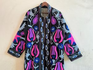 ชุดคลุมกำมะหยี่ผ้าฝ้ายพิมพ์ลายดอกไม้แบบซูซานี แขนสามส่วน ปิดด้วยเชือกผูก เนื้อผ้านุ่ม ระบายอากาศได้ดี ของขวัญสำหรับเธอ ความยาวเต็มตัว - Product Image 4