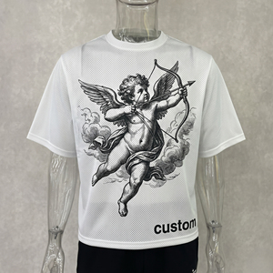 Camiseta Blanca de Manga Corta Personalizada para Hombre con Estampado de Cupido, Tejido Jersey Transpirable, Cuello Redondo, Estilo Casual - Product Image 1