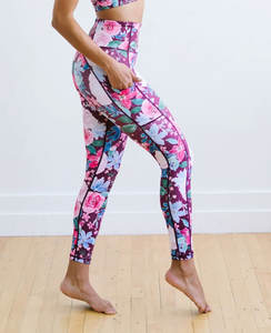 Ensembles de fitness de haute qualité avec logo personnalisé Vêtements de sport en gros Leggings d'entraînement en spandex/nylon Vêtements de yoga avec pantalon Style - Product Image 5