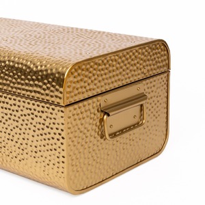 Ensemble de coffres élégants en or brillant avec texture martelée et fermoirs raffinés pour une décoration de rangement luxueuse et moderne. - Product Image 5