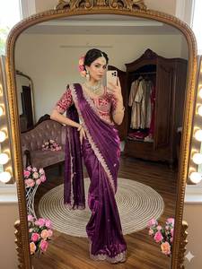 Sari en soie premium avec broderie multi-sequins sur toute la surface, bordure inspirée de Sabyasachi, et chemisier contrastant lourd. - Product Image 3