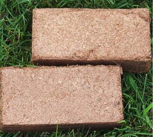 Blocs de copeaux de coque de noix de coco 100% naturels 5 kg |   Copeaux de noix de coco bio compressés pour l'hydroponie et l'agriculture - Product Image 1