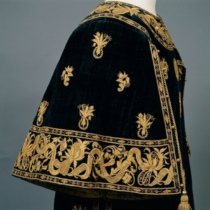 Sherwani en velours noir avec broderie dorée, tenue de mariage traditionnelle indienne et pakistanaise pour hommes, longueur au sol, coupe classique, style hiver - Product Image 3