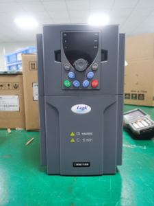 نظام مضخة آبار ثلاثي الطور يعمل بالطاقة الشمسية بقوة 55 كيلوواط و75 حصان، 380 فولت، محرك ثلاثي للتطبيقات الصناعية - 50 أمبير - Product Image 6