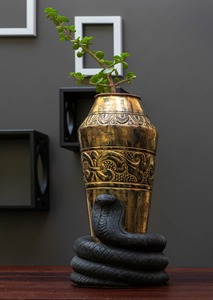 Vase vintage en laiton avec plumes de paon pour la décoration intérieure - Product Image 2