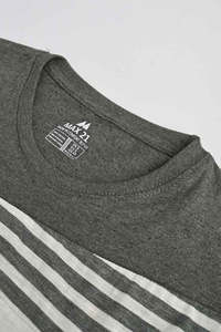 T-shirt '' SOSH 4 '' pour homme, col rond surdimensionné avec empiècements contrastés - Product Image 4